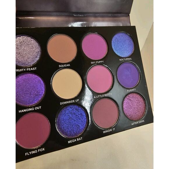 Menagerie Cosmetics Flight Club Purple Palette Best Seller New With Box - Picture 4 of 8